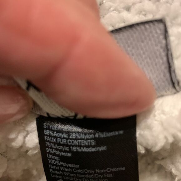 David and Young beanie with faux fur lining - Picture 5 of 8